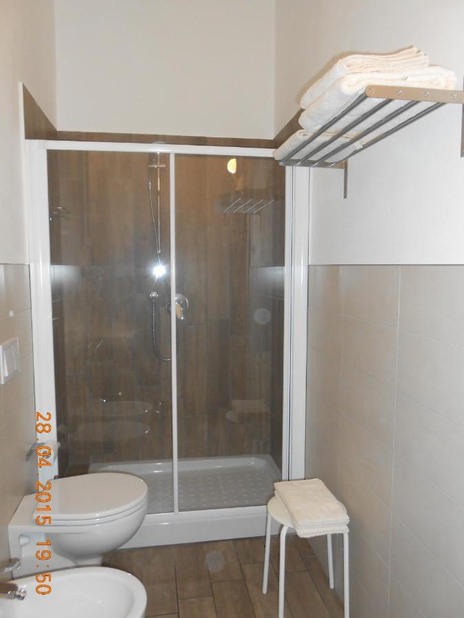 Chambre Double ou Lits Jumeaux avec Salle de Bains Privative